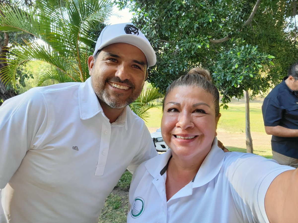 lisaycortes's tweet photo. Gracias @LyonSernaGolf por la foto. Que excelente poder apoyar a fundación @LorenaOchoaR y @FundacionCRV https://t.co/IhlKmfesup
