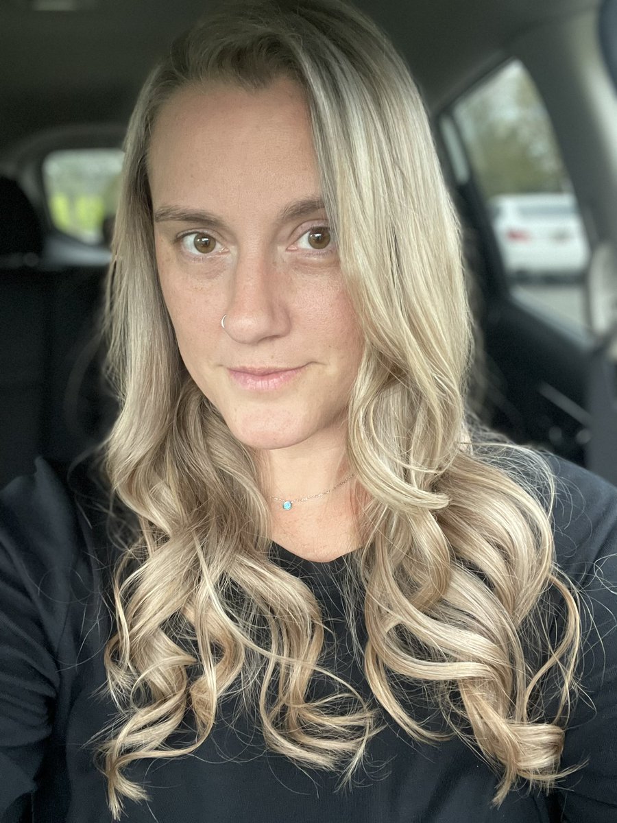 AuthorBlizzard's tweet photo. Fresh spring color ✨💇🏼‍♀️ https://t.co/qo9m3Nj833