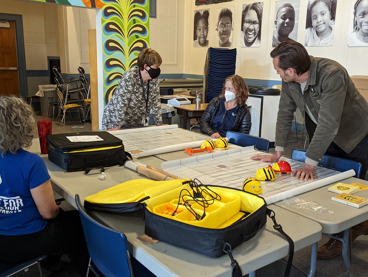 actionhero's tweet image. Introducing Vernon teachers to a Literacy Innovation Library: @SpheroEdu @SAMLabs @WonderWorkshop #BeeBots #PPSLearningTech