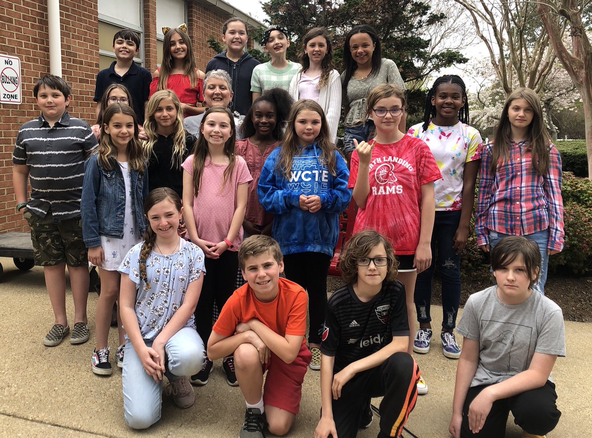 north_landing's tweet photo. What a beautiful night for the North Landing ES 5th grade chorus performance! Mrs. Pearman and the ss Rocked It! @north_landing @JBNLESPRINCIPAL @CardwellTeachMe @vbschools https://t.co/zdDKoFAxZr
