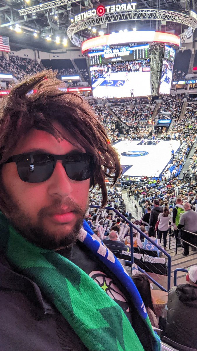 Drewbedo's tweet photo. #packpix #letsgowolves #wolvesback #section124 #quickwig https://t.co/mAcX622YcA