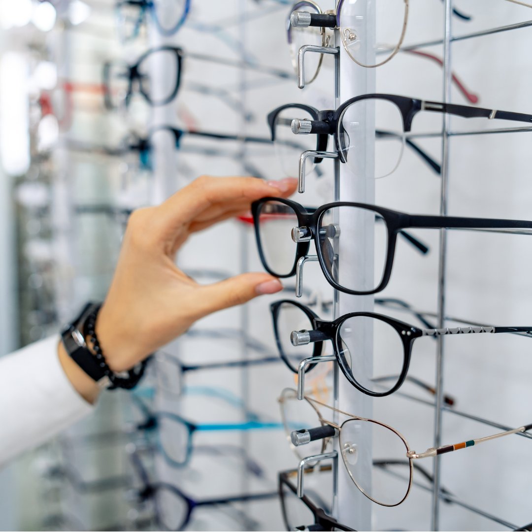 If you're only looking to renew your prescription, skip the trip to the eye doctor and take our free Online Vision Test online! bit.ly/3uQndZO