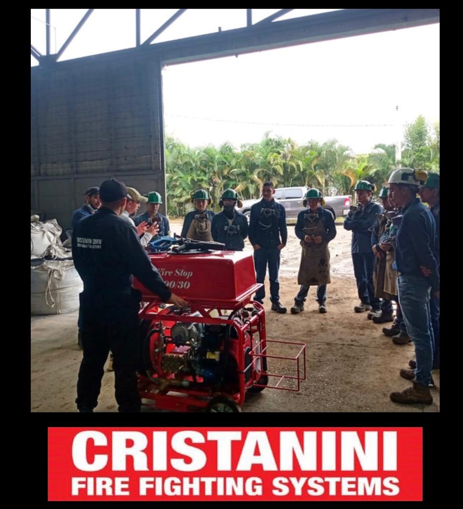 CristaniniC's tweet photo. #CRISTANINI, 💯aportando a la optimizacón de medidas de seguridad, para minimizar los riesgos al interior de cualquier industria.
.
#4RsolucioneS 🛞 #Seguridad #Supresióndeincendios 🔥#MedioAmbiente 🌳#Bodegas 🏢#Bomberos🚒 https://t.co/TCBssdBBc9