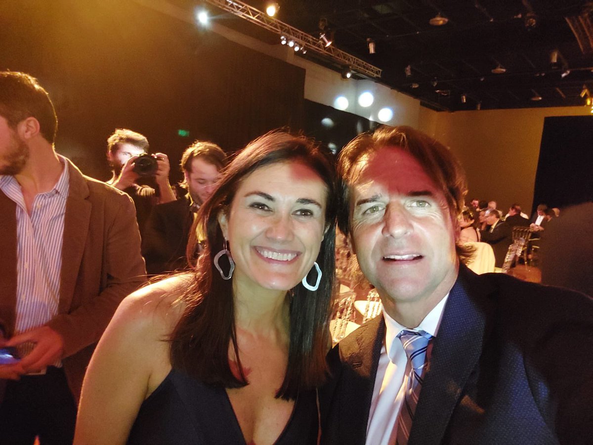 Un gusto recibir a <a href="/LuisLacallePou/">Luis Lacalle Pou</a> en la fiesta de los 25 años de <a href="/lsqadejahuella/">LSQA Dejamos huella</a>. Un festejo a la altura de la trayectoria de nuestra empresa!