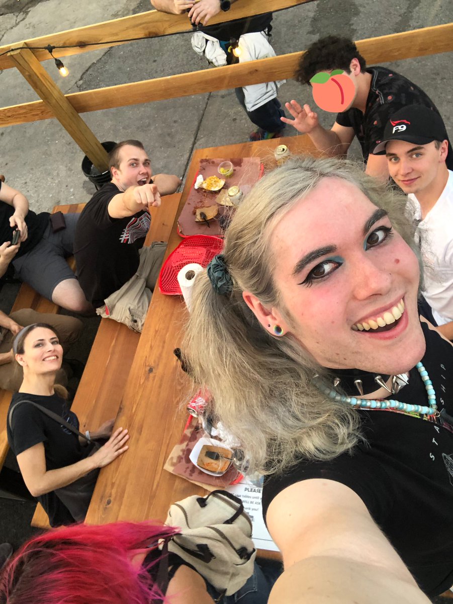 1stMarsColonist's tweet photo. Love these peeps 🥹🥳🥰
@divinegrackle https://t.co/86e2gUcmZn