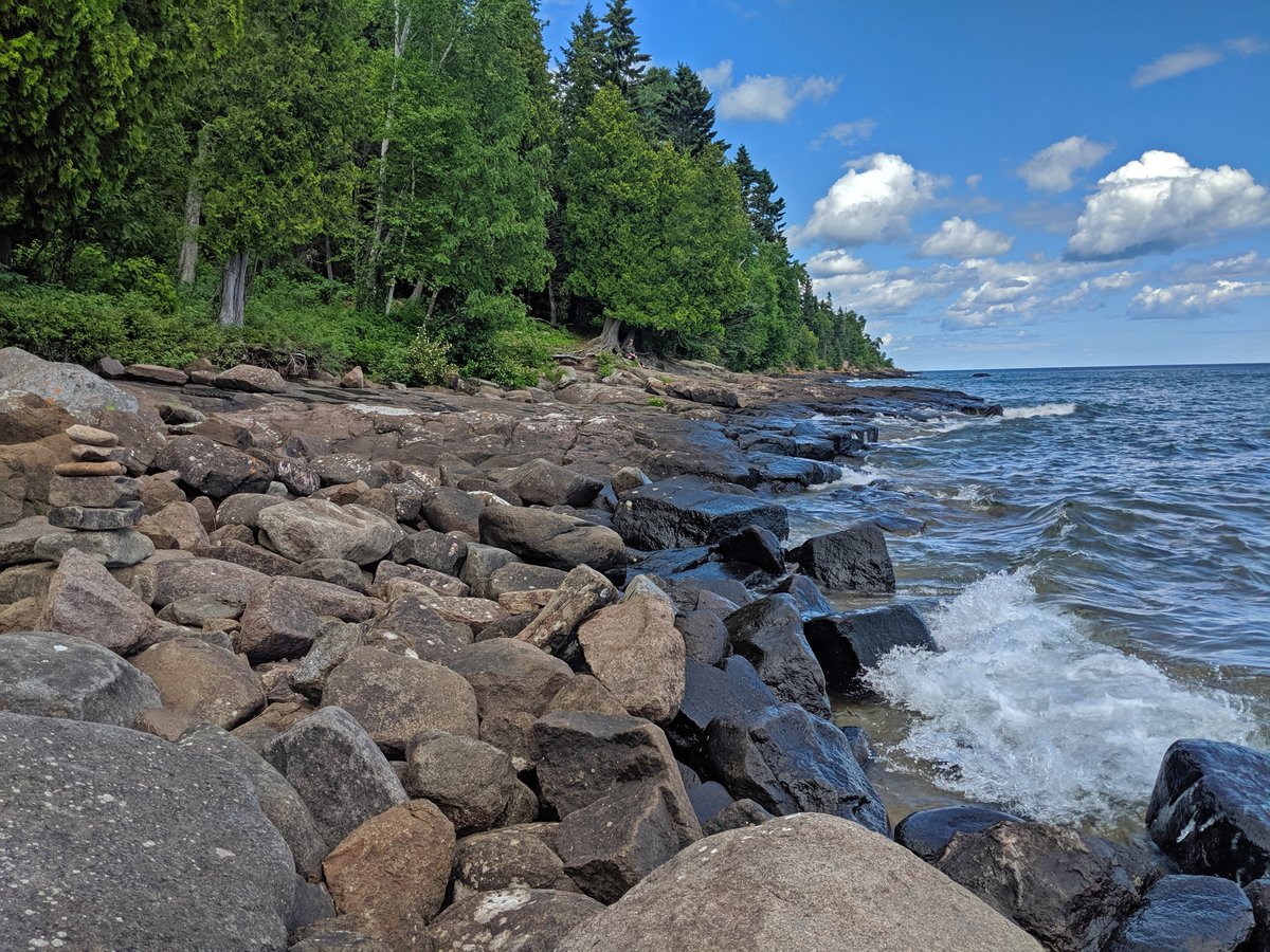 Adventuringgal's tweet photo. @CharlesMcCool @Giselleinmotion @perthtravelers @Touchse @FunInFairfax @suziday123 @AngelaMDiLoreto @LindaPeters64 @HeidiSiefkas @eatlivestay @DarleyNewman @LoriMoreno @FitLifeTravel @VisitVirginia Your & Julie's pictures of #Virginia make me want to hightail it over!
My home is in #Minnesota-- some of my faves: the North Shore, spring wildflowers, farms & Mississippi paddleboats!
#Top4Theme #Top4Home with hosts @Giselleinmotion @perthtravelers @Touchse @CharlesMcCool https://t.co/I35wGpSbd1