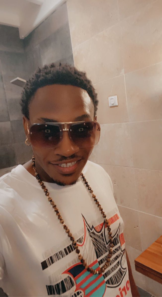 Matitoff_low's tweet image. S’ils ont oublié qui je suis, je ne leurs dirais rien ils verront et se rappelleront…
Comme le bon vin on se bonifie avec le temps.
On change pas on évolue.
Les gens qui changent avec le temps étaient fake depuis longtemps !! 
#memyselfandI #bigego #matitoff #bdbestof