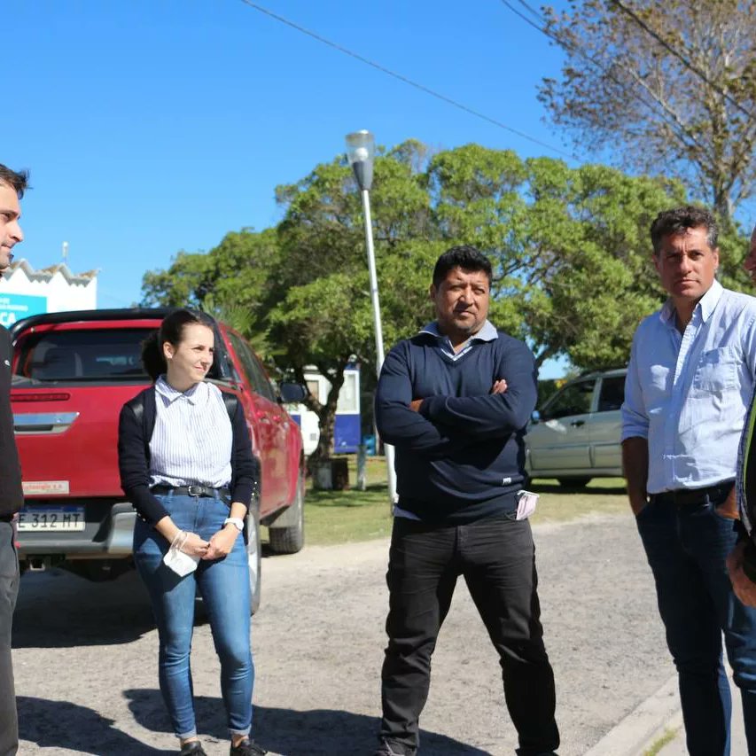 CoteRossiOk's tweet photo. 📍 Visité el puerto de #GralLavalle junto al Subsecretario de puertos @JuanxLuceroOk , el intendente José Rodríguez Ponte, el concejal Osvaldo “Vasco” Goicoechea, y el titular local de PAMI, @blaslopez
⚓ Se acordó trabajar para fortalecer la actividad pesquera que genera empleo https://t.co/ZwoDSBzT42