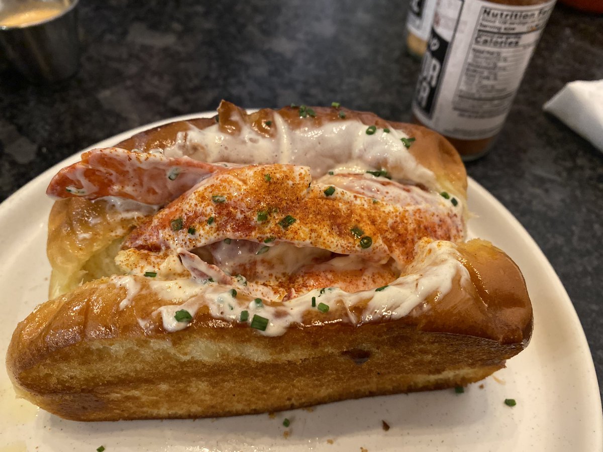 EddyValdez125's tweet photo. Lobster roll from this weekend… A damn good one if I say so myself‼️ Men do not settle for a bitch that can’t chef! #ChefEddy https://t.co/XH5mYjqBlF