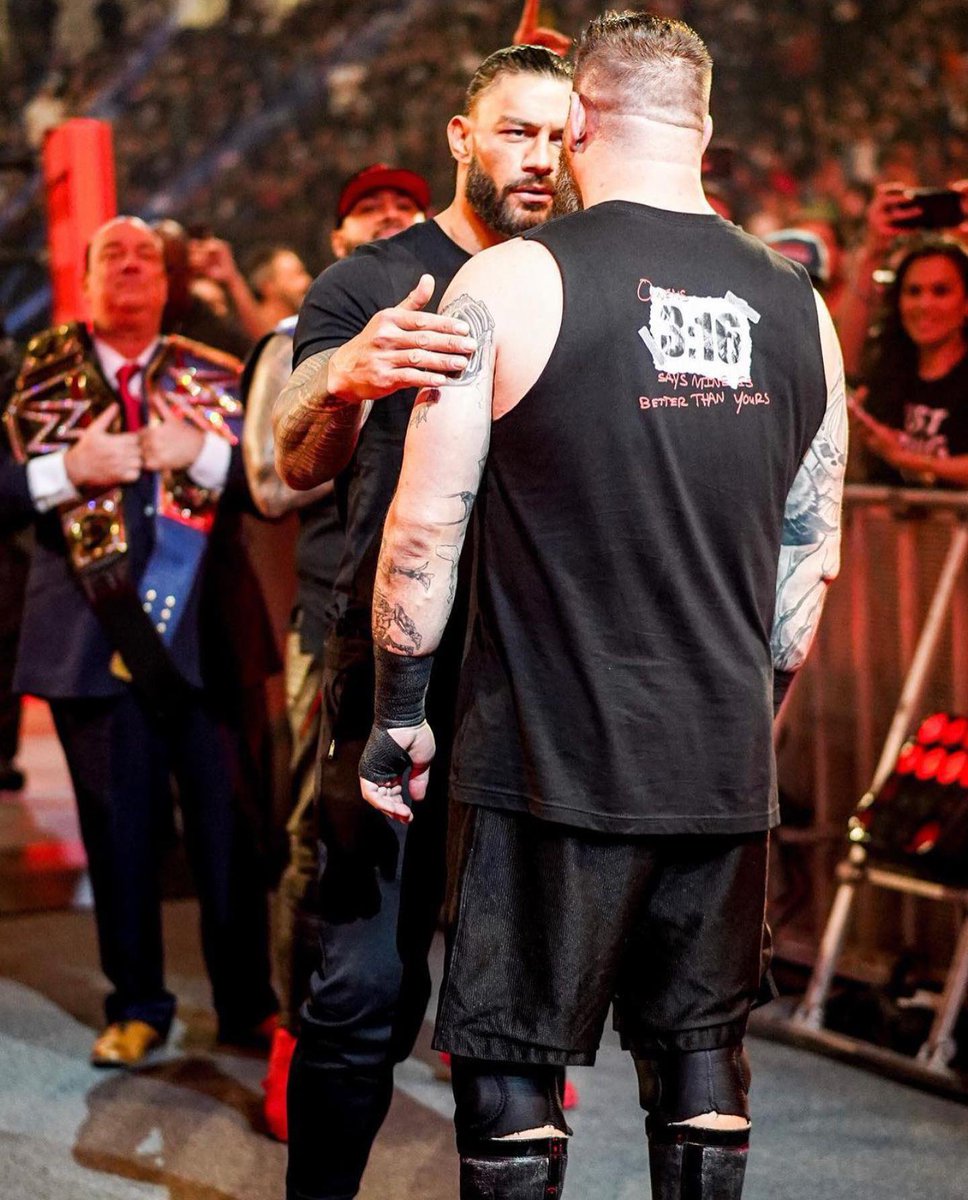 _heelturn_'s tweet image. Never forget Roman Reigns almost killed a referee in order to beat Kevin Owens. What a match these two had. Such a dope photo