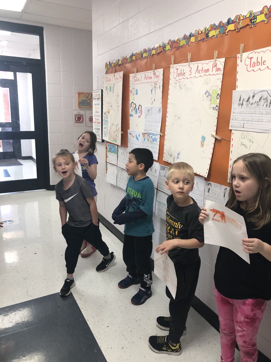 Cheering on Zaplon!! <a href="/NSDCarver/">Carver Elementary</a> #tweetingtuesday