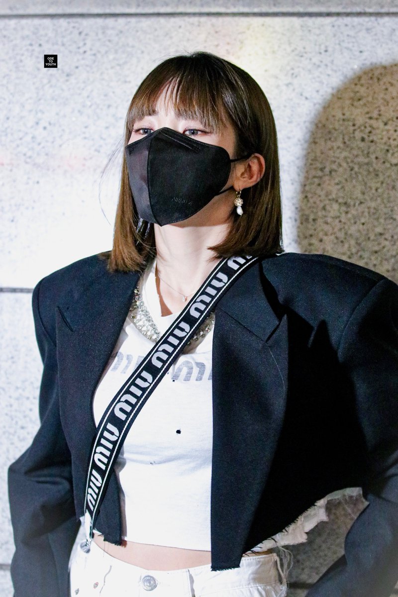 ode_2_youth's tweet photo. 220405 박소현의 러브게임 

미우미우 관계자분들 보고있으신가요..? ㅠ 헤이즈 x miumiu 존버할ㄹ게 나  … 

#헤이즈 #heize https://t.co/a59gsIwa56