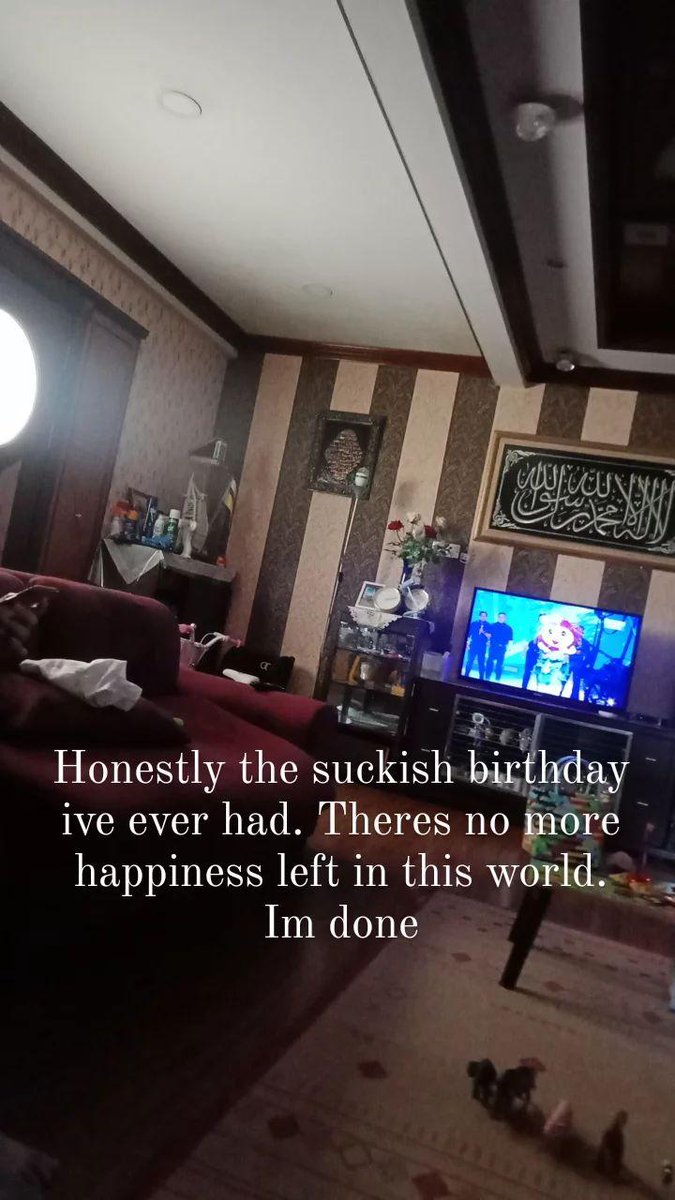 afifah_hjs's tweet image. Dont come near me. Imma just cry in my bed alone