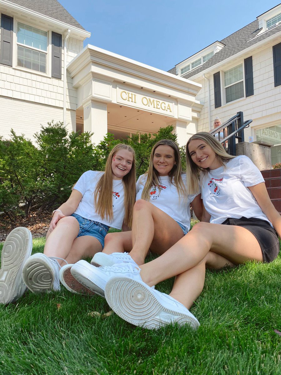 happy founders day Chi Omega!!! today we celebrate 127 years of sisterhood and friendship!☠️💛❤️