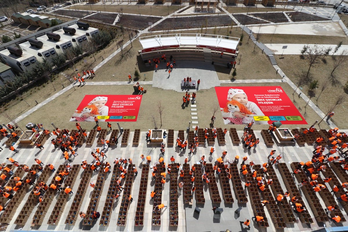 LÖSEV KARINCA GİBİ ÇALIŞIYOR.
Tek bir LÖSEMİLi Çocuğumuzu,
bir tane bile YETİŞKİN KANSER Hastamızı
aç ve tedavisiz bırakmamaya 
yemin ettik .
Dev yardımlarla 81 il ve  800 ilçemizde oturan hastalarımızı EVLERİNDE ZİYARET EDEREK HAYATA BAĞLAYACAĞIZ .
* Bu bir KURTULUŞ SAVAŞIDIR !