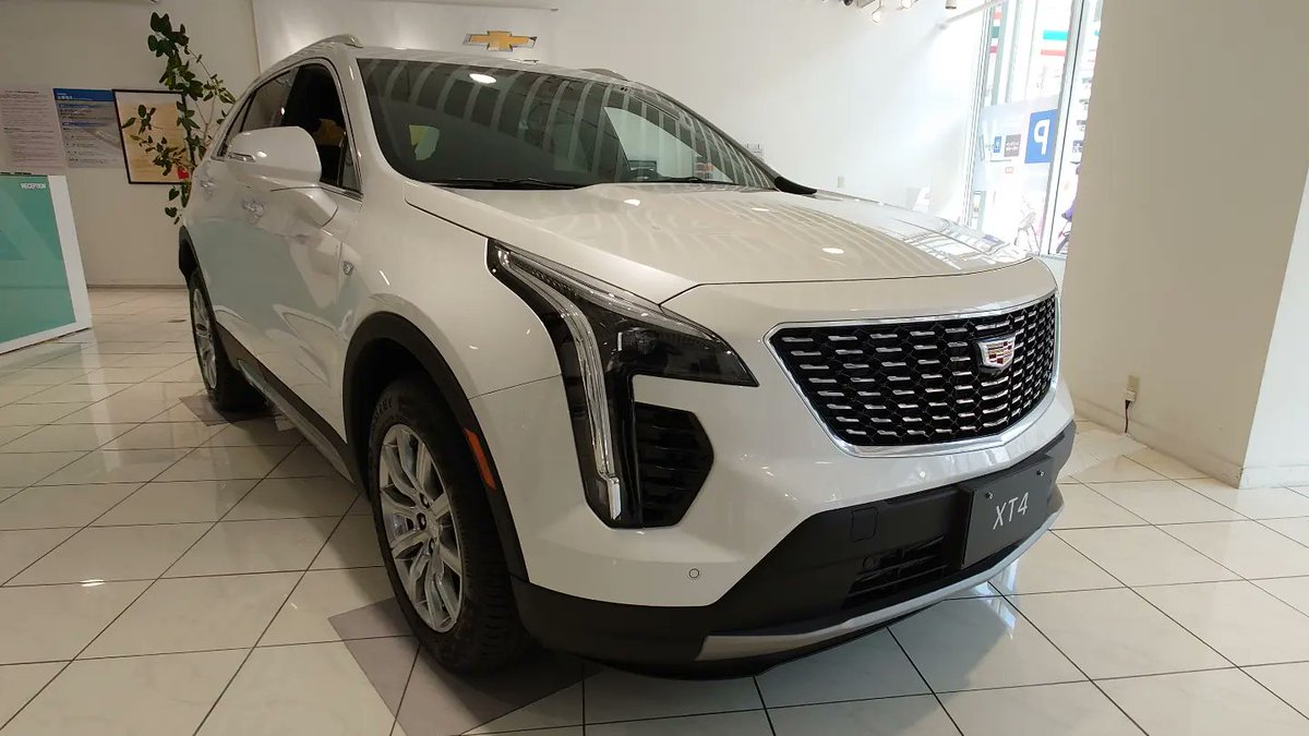 you50PRIUS_TRD's tweet photo. CHEVROLET・CADILLAC　XT4

『シボレー・キャデラック XT4』

寸法： 全長 4,605 mm 
x 全幅 1,875 mm 
x 全高 1,625 mm
車両重量： 1,760 ~ 1,780 kg
エンジン： 2.0 L 直列4気筒ターボ
最高出力230PS/5000rpm

#キャデラックXT4
#キャデラック 
#アメ車
#車好きと繋がりたい 
#CADILLACXT4
#CHEVROLE https://t.co/634sGnbKZJ