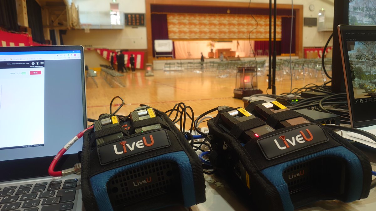 LiveUjp's tweet photo. LiveU Solo、専修大学松戸高等学校の式典会場にて外付けSIMも完全装備でスタンバイ🔋
思い出の配信と記録のサポートにご活用いただき、どうもありがとうございます🌸
#LiveUSolo https://t.co/fsAnYCZZu3
