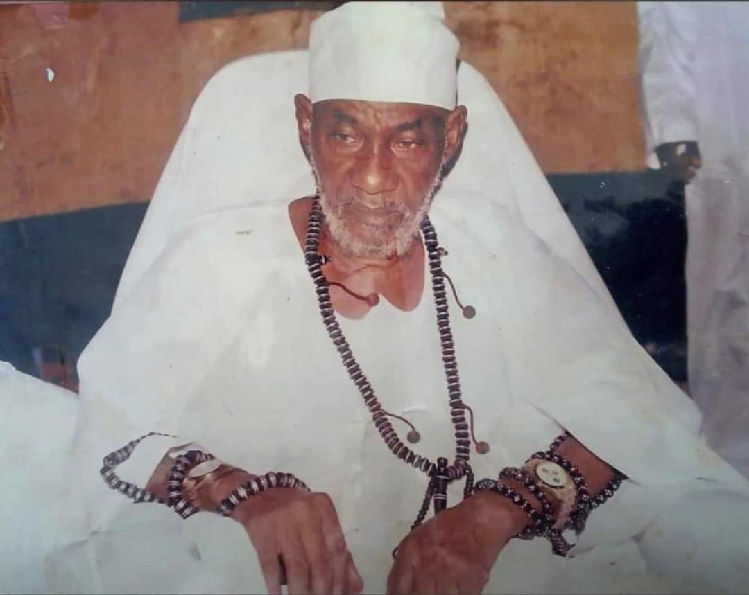 Niasse1900's tweet photo. The late Shaykh Abdullah Maikano r.a, one of the outstanding students of Maulana Shaykh Ibrahim Niasse r.a in Ghana.

#Niasse https://t.co/wGwg6l61mW