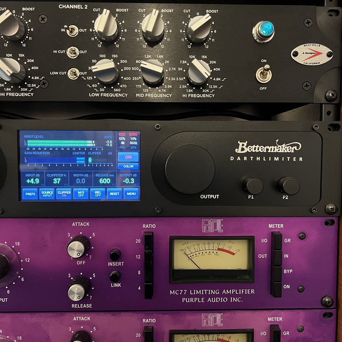 utadeer's tweet photo. Mixing & mastering a new song for a recording artist friend. Can’t wait to share their new track—the performances are fabulous!
#analog #studio #studiogear #audiogear #geaeporn #shadowhillsindustries #masteringcompressor #bettermaker #darthlimiter #adesigns #hammer2 #tubeEQ https://t.co/mXzfWLFqfI