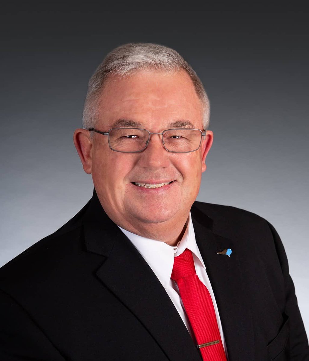 KatzAthletics's tweet photo. In a special called board meeting, the Melbourne School Board named Stu Smith as Head Football Coach.  He brings 36 years of coaching experience.  During his career, Smith was assistant or head coach for 11 state and 32 conference championships in track, baseball, and football. https://t.co/jVQzetFHmo