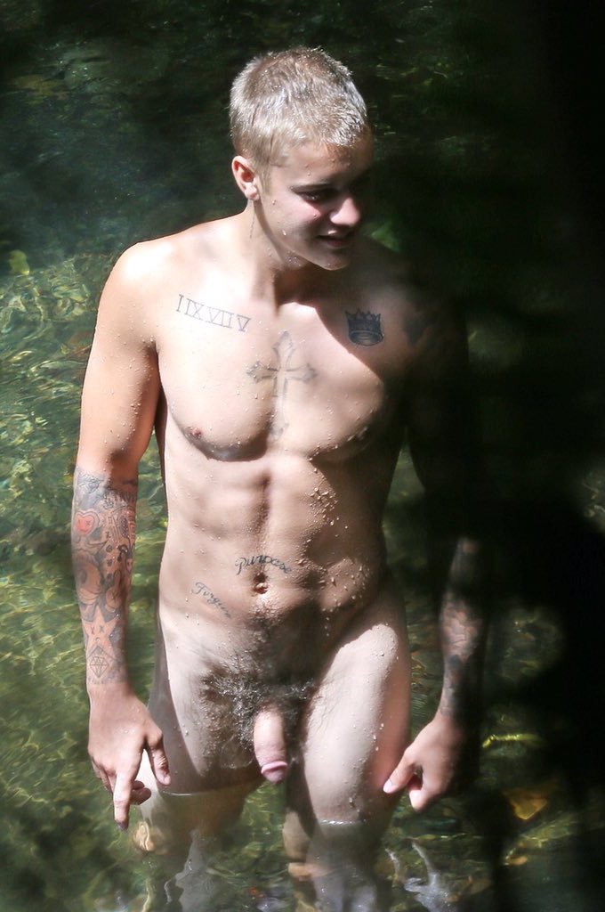 pene_cr's tweet photo. Justin bieber 🍆 o 🍑? https://t.co/RDYw9jk6NM