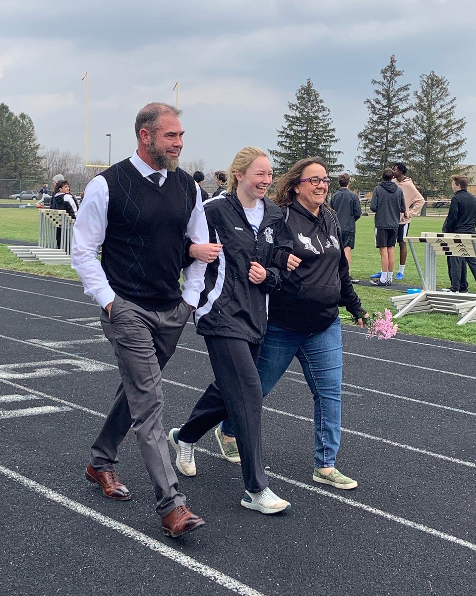 Kaneland Girls T&F and XC tweet media