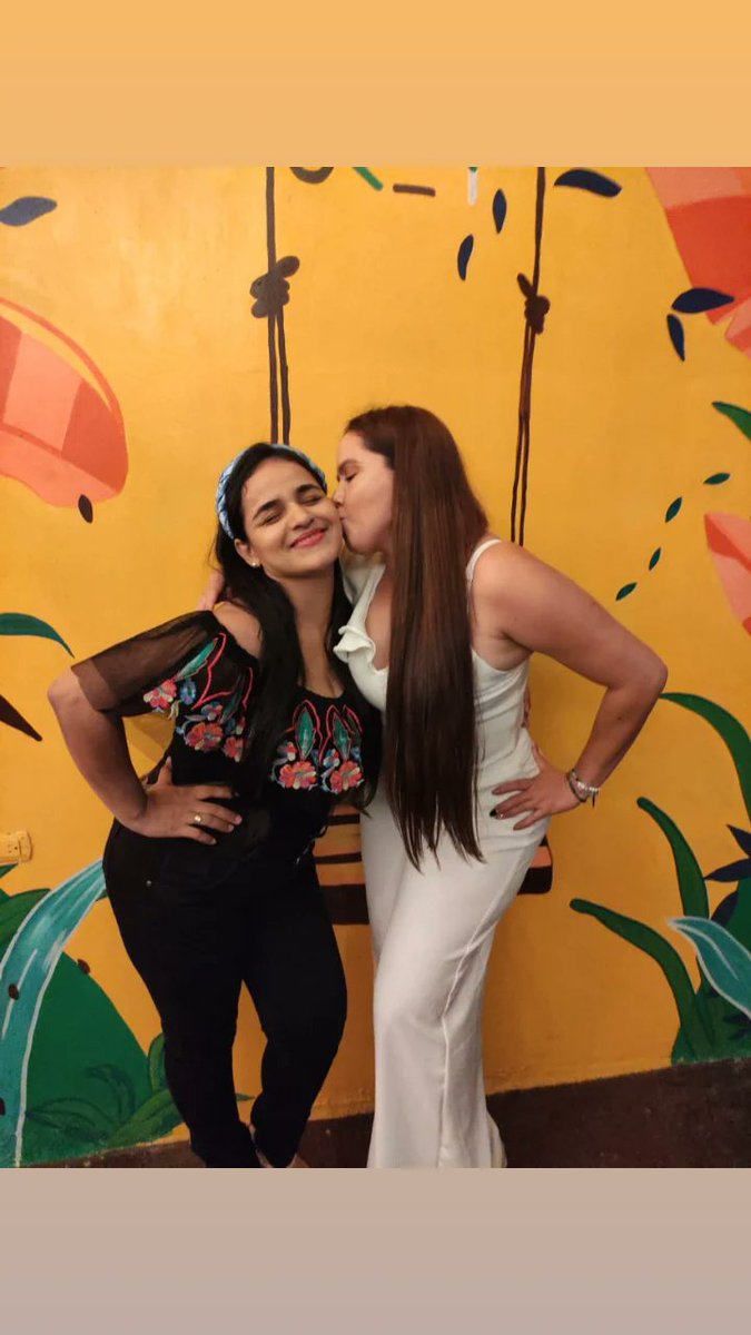 Yakelin64532266's tweet photo. Mis niñas preciosas 
#LasAmoo😍😘 https://t.co/Z6r6hbtqyB