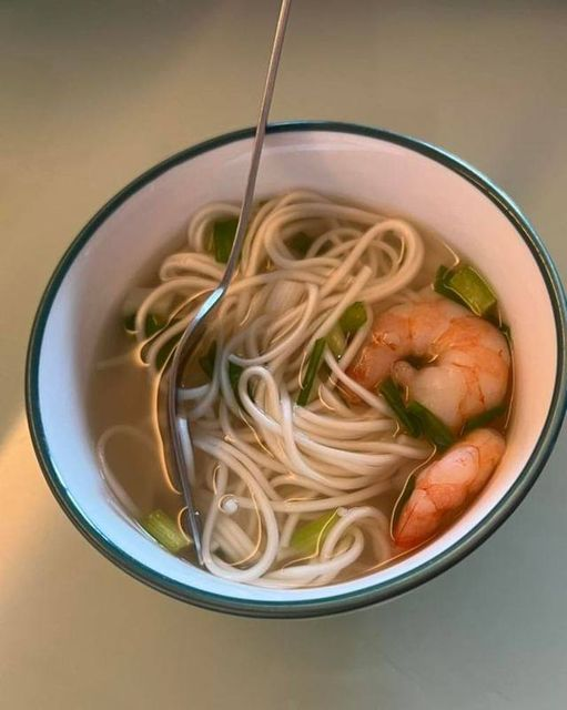 MissTang0920's tweet photo. No need to be afraid of time, carry a young heart, fight hard, a new day to cheer. #fresh shrimp #fresh shrimp noodle soup #breakfast #buyhofood https://t.co/PKbLdpt4Ny