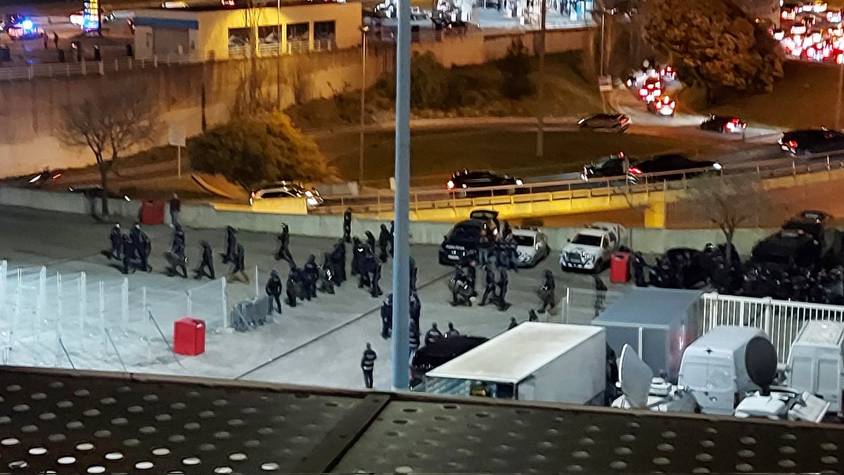 Scouse_For_Tee's tweet photo. @lfc @benfica we paid hard earned money for a trip to Portugal to follow our great team only to be treated as second class citizens. If this is the way forward #lfc then I don't see European travel as being an enjoyable experience in the future https://t.co/0p6cB3dREE