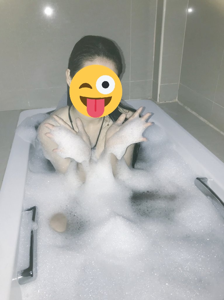 n_suchada_s's tweet photo. แค่หน้าตาไม่ดีก็แพ้แล้วปะ เห้อออ 😂
#หลังเขตอุตสาหกรรม #ในเมืองโคราช https://t.co/vheAwB9Rv7
