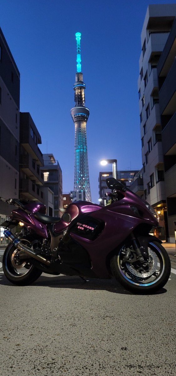 hayabho's tweet photo. また歳とったんで！

住み・東京武蔵国辺り
年齢・昭和62式
身長・174だと思う
仕事・鍼灸師
愛車・gsx1300rハヤブサ US仕様
　　　仮YZF r25クリスタルリング仕様

#LALUMIERE　#Micrographic
#メリー鍼灸治療院
#イカリング　#クリスタルリング https://t.co/99QnndwlDv