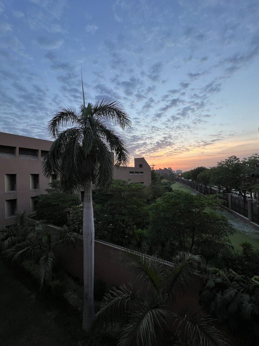 MMufarrih's tweet photo. Beautiful views @AKUGlobal 
#sunrise https://t.co/5i7bFVVFjZ