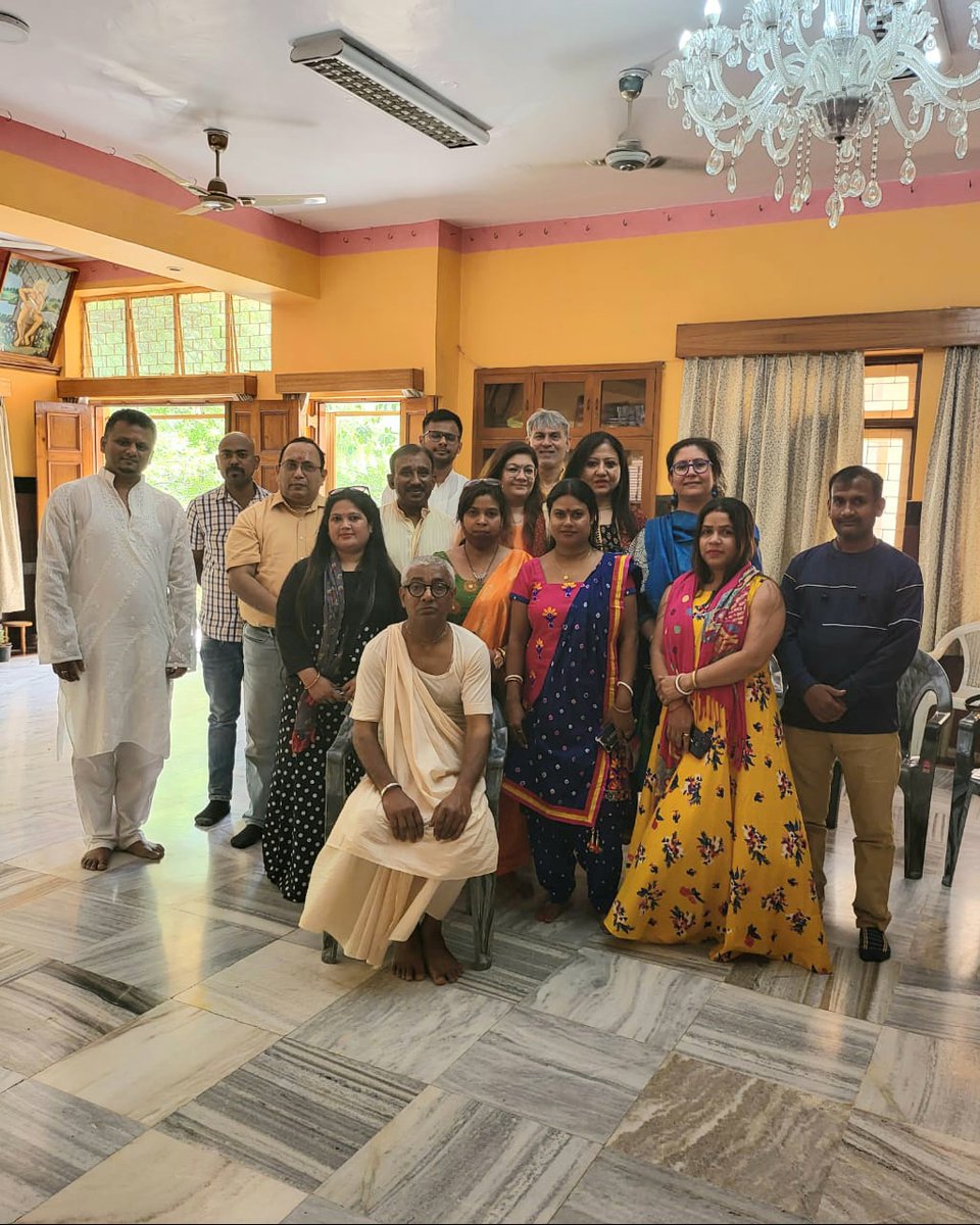 iampganguly's tweet photo. Peace, Happiness and absolute Tranquility is what I experienced at the  Abode of the Almighty. 

Hearing the Scriptures from Sridhar Maharaj was the perfect start of a Tuesday Morning. #gaudiyamission
#gaudiyamath https://t.co/gFPW5Cw8Ba