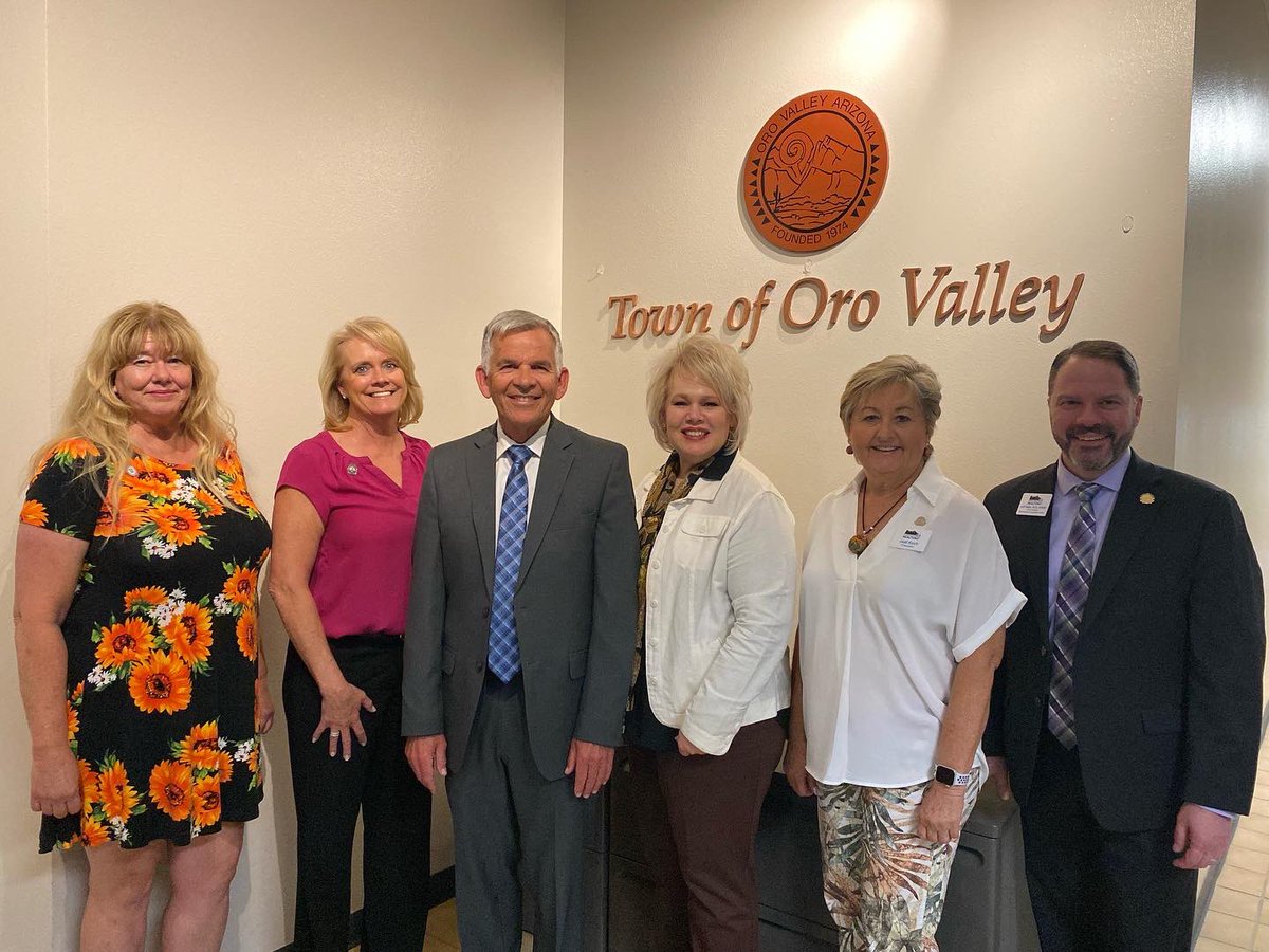 realtorstucson's tweet photo. ORO VALLEY MAYOR VISIT! 

#Thankyou #Mayor Joe Winfield &amp; City Mgr Mary Jacobs, for meeting w/ us &amp; @OfficialSAHBA Thank you Jodi Koch, Pam Ruggeroli, Danae Jackson, Yvonne Ahern, &amp; @JeffreyMHebb 

#OroValleyAZ #SAHBA #home #Realtor #advocacy #ThatsWhoWeR #Arizona @OroValleyAZGov https://t.co/2u2VizP9T2