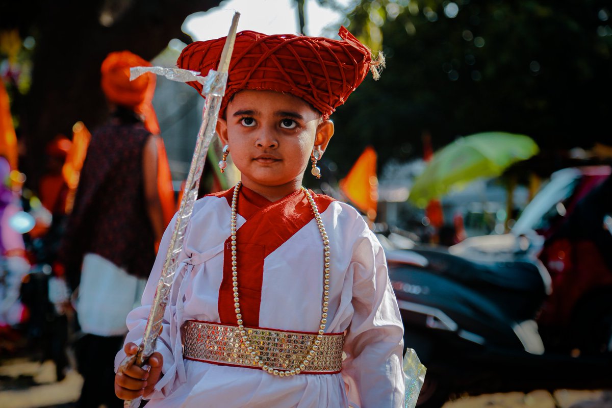 HarshankL's tweet photo. On the occasion of Gudi padwa (2nd April 22) A rally was organised, many people participated in this rally dressed up in a traditional marathi outfit 
.
.
.
.
.
.
#gudipadwa #candidshot #photography #traditionalwear #culture #harshankclicks https://t.co/eHXOspNyYU