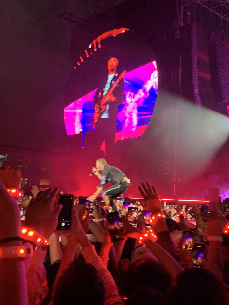 01dianabello's tweet photo. Coldplay 03/04/22💜🚀🪐• después de 6 años volví a ver a mis amores de mi vida #ColdplayCDMX #Coldplay #MusicOfTheSpheresWorldTour https://t.co/yNHleecBDC