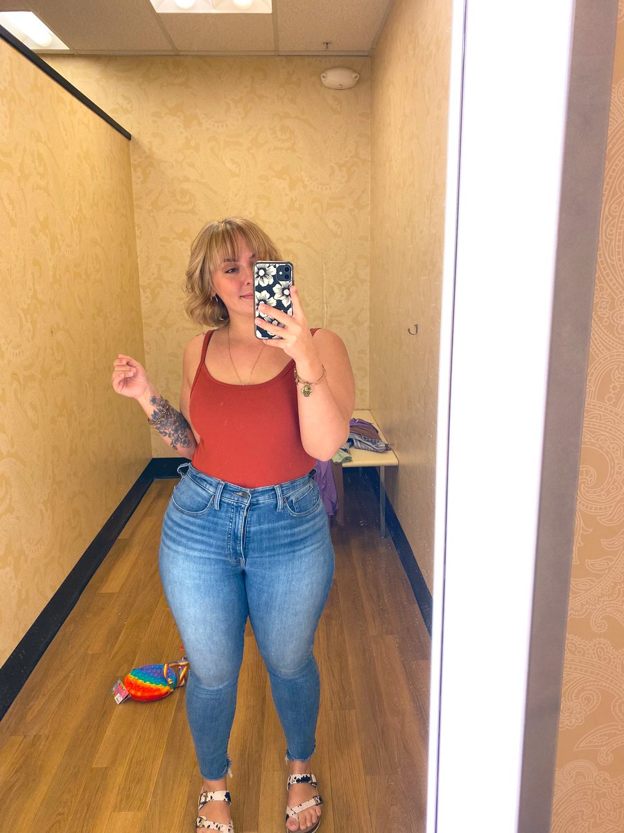 summerpearl4's tweet photo. Would you do me in the dressing room?? https://t.co/OX3B21d7z6