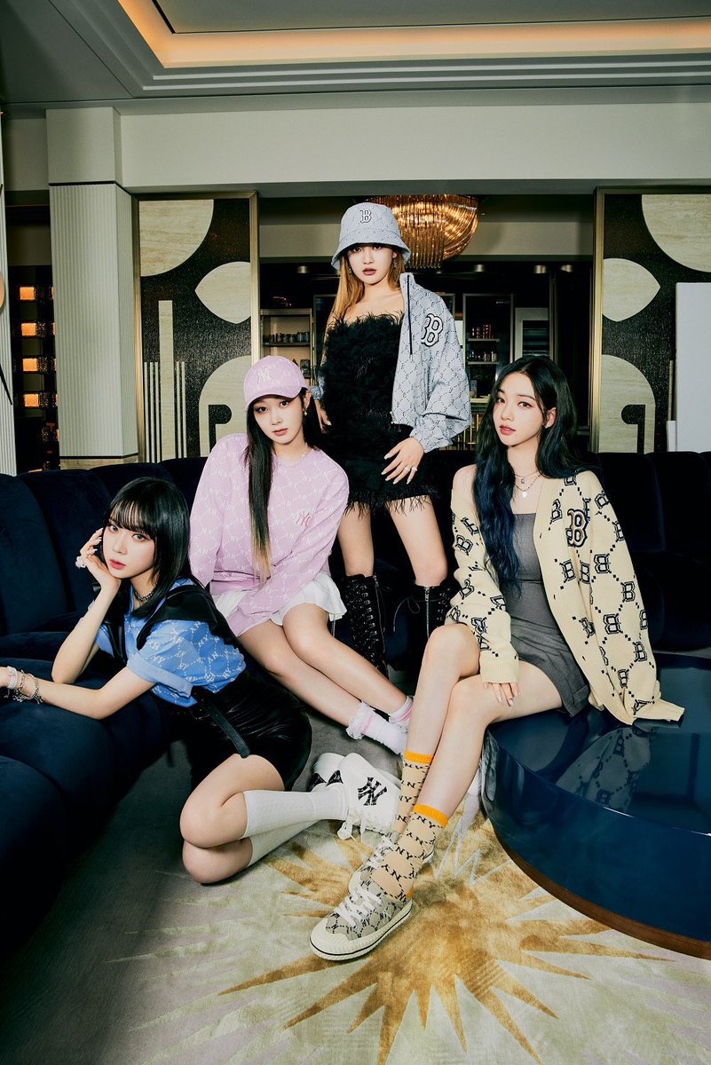 aespapicss_'s tweet photo. aespa x MLB https://t.co/I5AqXpBgcO