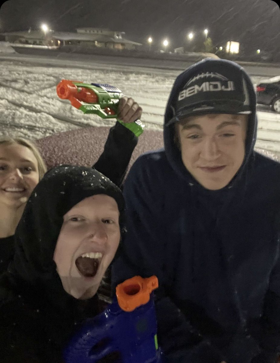 CocoRosaaaa's tweet photo. @SmartFellas22 @BtownNerfWar 2-2 bitches🥱 https://t.co/J4m4ujM5nQ