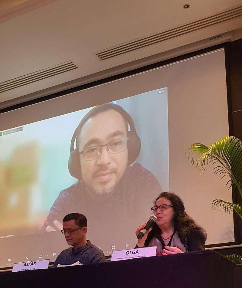 APR_net's tweet photo. Aaron Ceradoy of the @apmm1984 participating from Hongkong, asks a question to the speakers.
#RedefiningDevelopment https://t.co/foFqPBwGBR