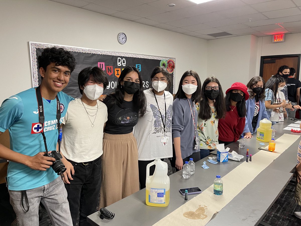 amy_gnadt's tweet image. When I graduated from college with a degree in Civil Engineering in 1982 there were 4 girls in my graduating class. Now women in STEAM is found ⁦@Allen_ISD and at STEAM Night⁩ ⁦@PrestonElem18⁩ 🅰️🆙