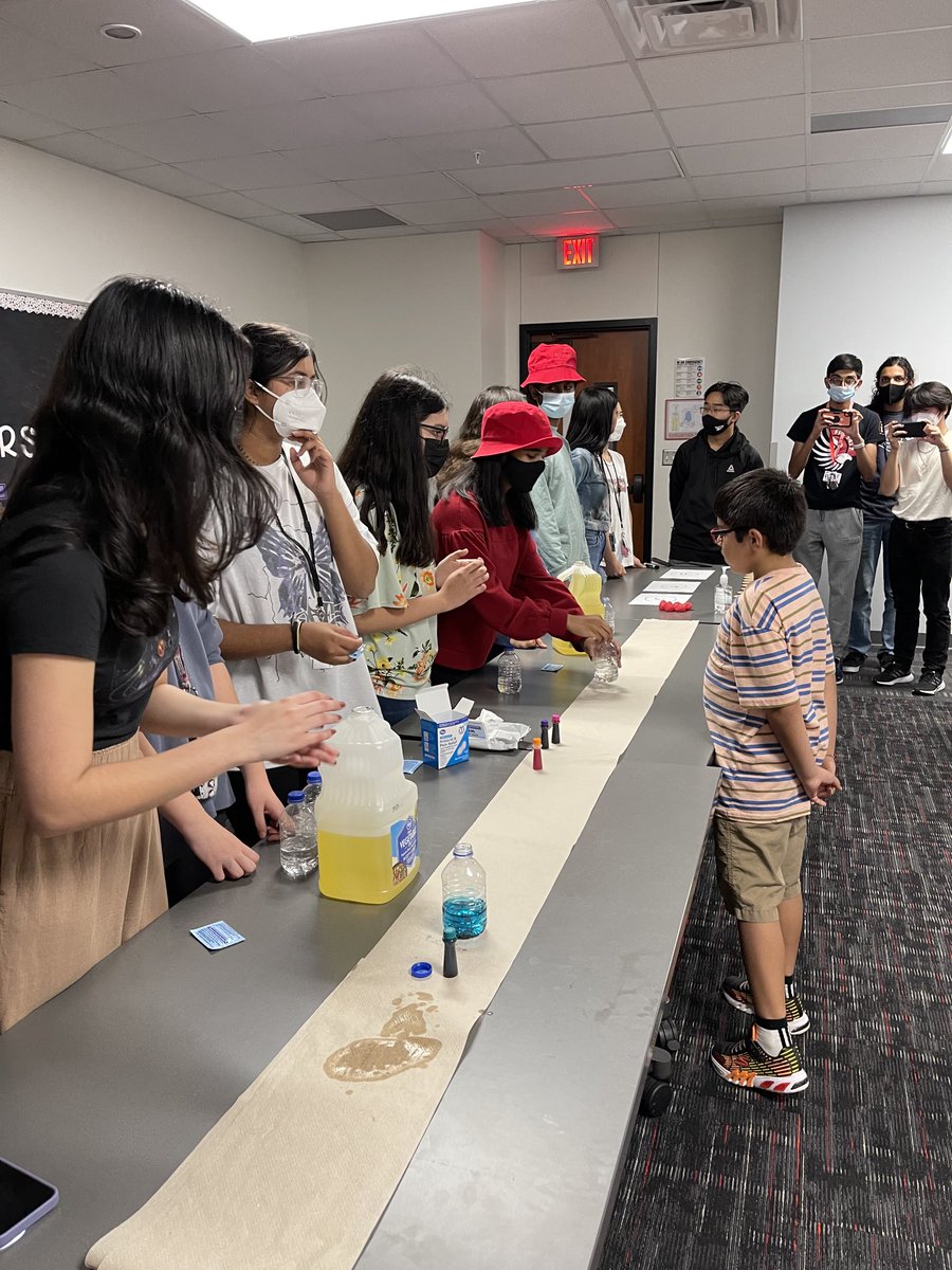 amy_gnadt's tweet image. When I graduated from college with a degree in Civil Engineering in 1982 there were 4 girls in my graduating class. Now women in STEAM is found ⁦@Allen_ISD and at STEAM Night⁩ ⁦@PrestonElem18⁩ 🅰️🆙