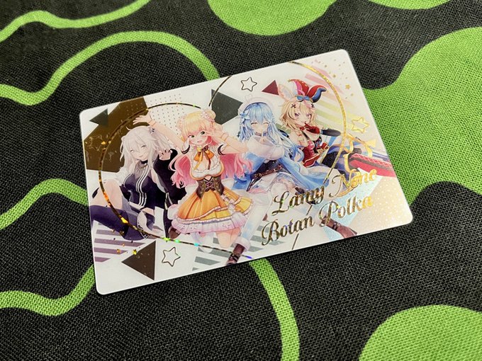 ホロライブのウエハースがあったので買ってみたら5期生カードだった。ポルカおる。 