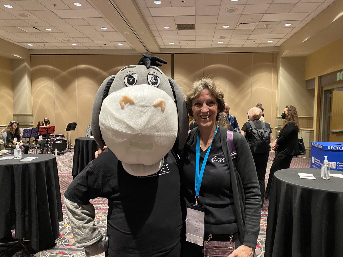ASPET's tweet photo. Closing out the day with Poster Awards and Closing Networking Event #ASPET#22, #ASPET, #ExpBio #ExpBio2022 https://t.co/fWYKon0wX1