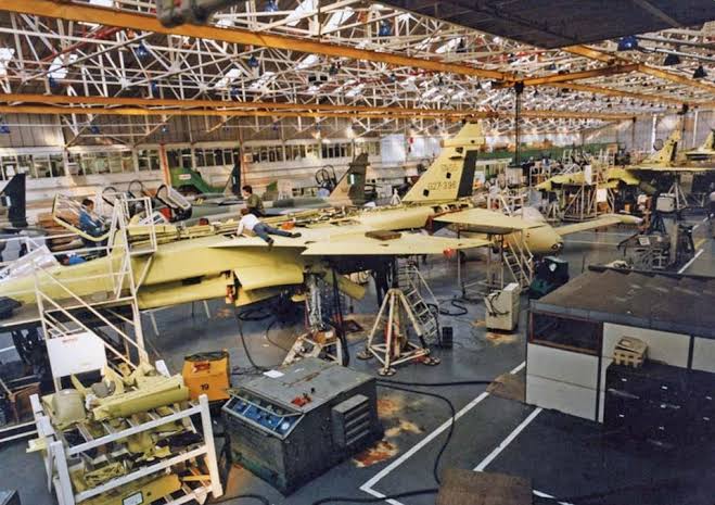 DefenseNigeria's tweet photo. In 1984 the NAF took delivery of its most modern fighter yet, 18 Sepecat Jaguar fighter/interceptors from the Anglo-Franco defence giant, BAE Systems. At this point in time the Nigerian Air Force had become the second largest and most capable in Sub Saharan Africa. https://t.co/mJk43tXlmt