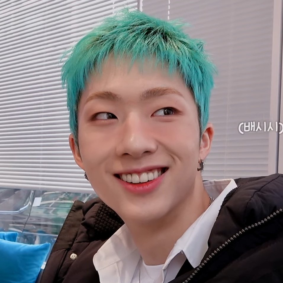 jjiung4life's tweet photo. smiley jiung photo sequence https://t.co/SoB1Cnys3M