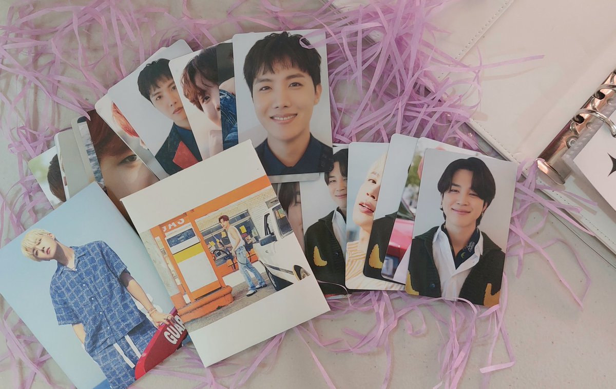 pjmnscart's tweet photo. 💌220406 |#biliniyelo ♡
  
my jihope babies finally arrived~ tysm @_kookiechae for packing them vv safe and cute ˊᵕˋ was definitely worth the wait!♡ 'til our next🥂 

#kook_proofs https://t.co/ssgNW3MtXL