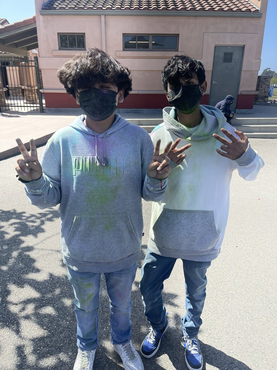 JesseElementary's tweet photo. 6th Grade Color Run Event!!! Thank you 6th grade teacher team for all your work with our 6th graders! #gomightyhawks #sanchezrocks #sanchezmightyhawks https://t.co/QjCqgbOAN4