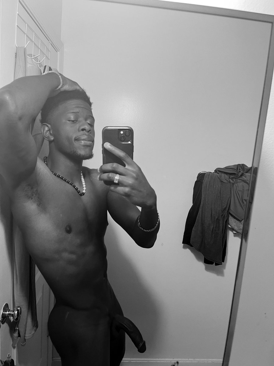 KingMamba20's tweet photo. I needa throat goat I love it sloppy💦🤤 https://t.co/s8TUpMitnU