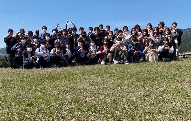 SMASH_SMASH_kg's tweet photo. 新入生の皆さんご入学おめでとうございます🌸
鹿大唯一のソフトテニスサークルSMASH×SMASHです！🎾
毎週水・日曜日に教育学部横テニスコートで活動しています！
活動の他にもドライブ・キャンプなどイベント盛りだくさんです🎪
ぜひ一緒に大学生生活楽しみましょう！ https://t.co/WuCcdBzcYX